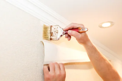 Pose de papier peint à Bessenay — revêtements muraux et toiles de verre